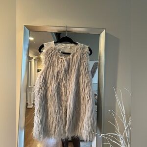 Ost light gray cashmere blend Knit Vest with Faux Fur front